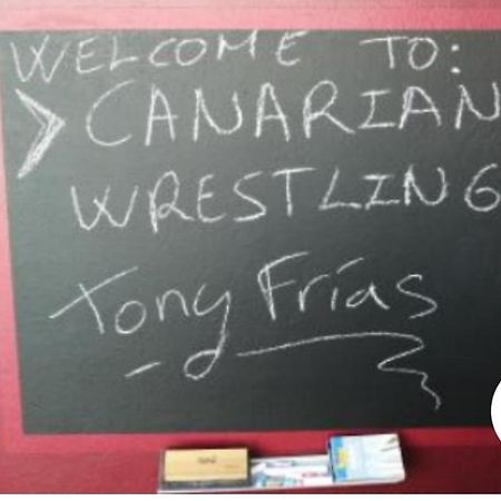 Tony Frias - Canarian Wrestling La Laguna  Kültér fotó